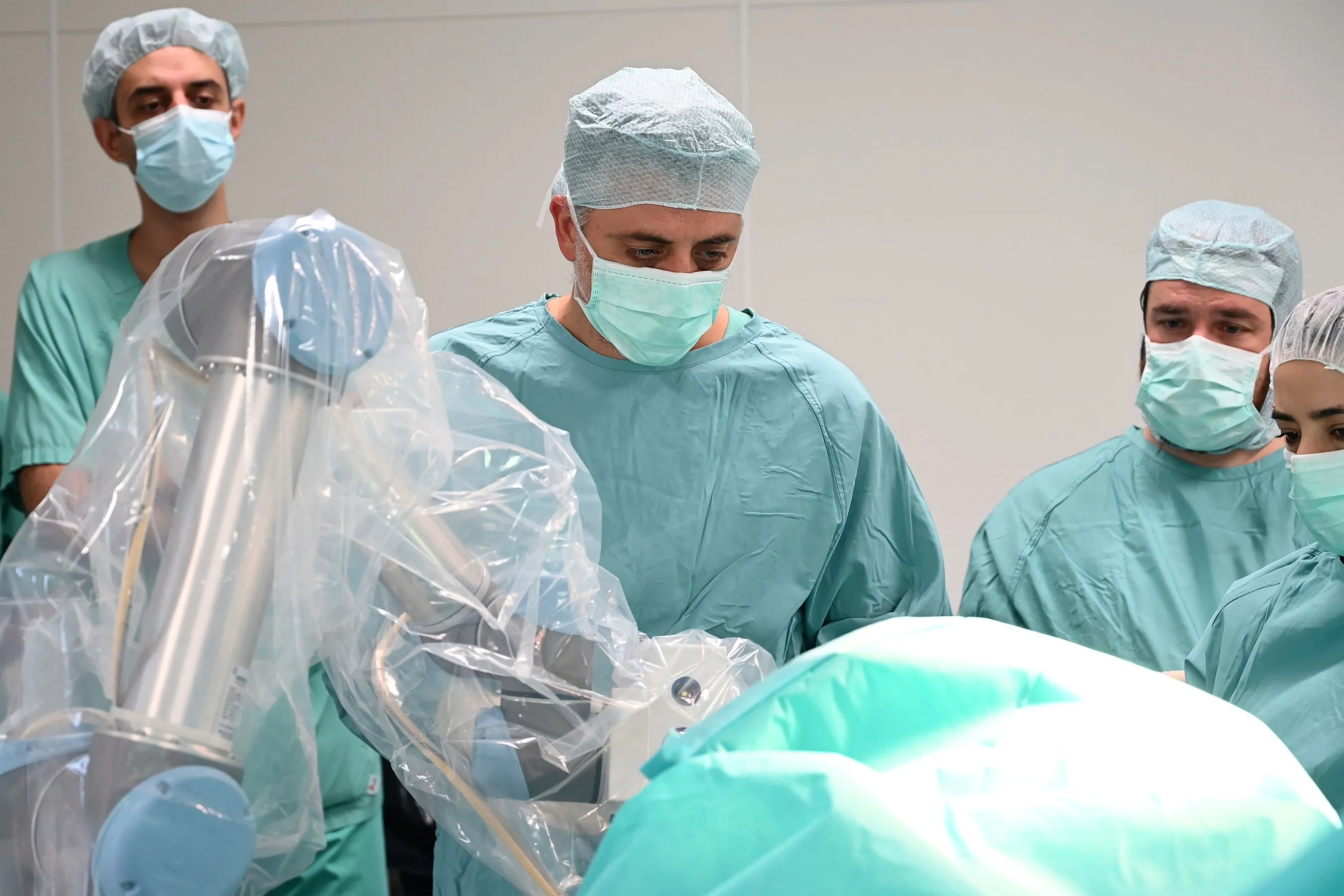 Beyond the Millimeter: NaoTrac Redefines Precision Standards via Intelligent Surgical Navigation